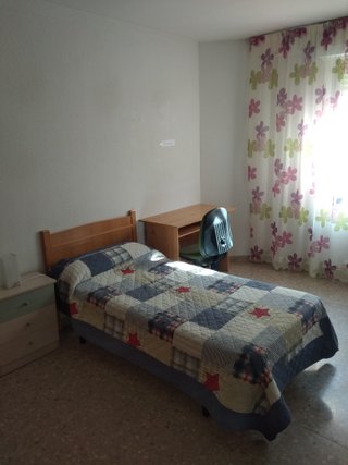 Se Alquila Habitación CHICA ESTUDIANTE