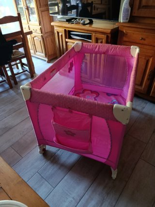 Cuna de viaje Fisher-Price rosa