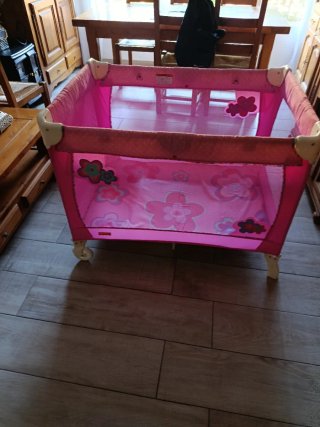 Cuna de viaje Fisher-Price rosa