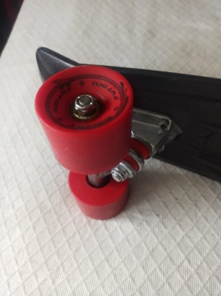 3 Patinetes Penny Board (Negro, Amarillo, Rojo)