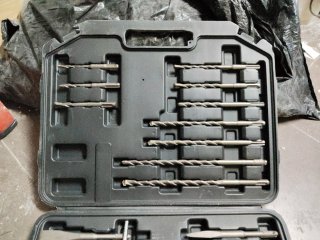 Caja de brocas y cinceles nueva