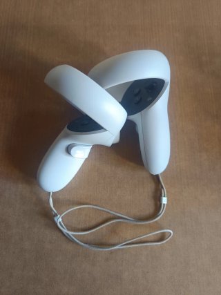 Oculus Meta Quest 2 con mandos