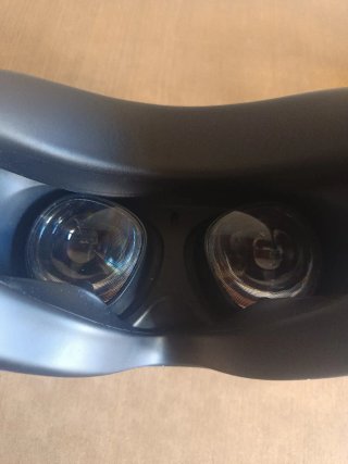 Oculus Meta Quest 2 con mandos