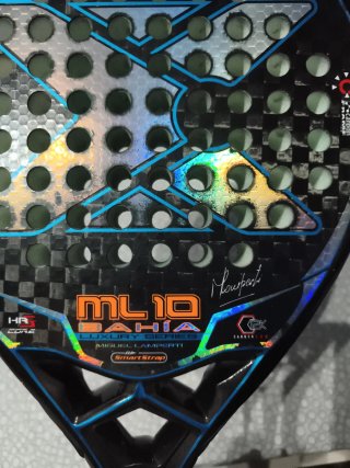 Pala de pádel NOX ML10 Se entrega con la funda.
