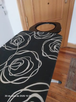 Mesa de planchar. En buen estado.