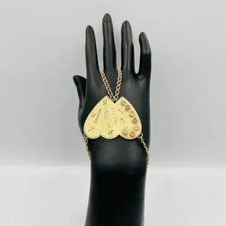 Manita Corazón Dorada con Piedras