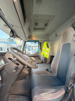 Camión rígido VOLVO FL 280 2018