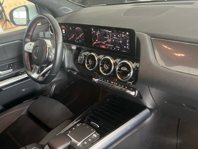 Mercedes-Benz GLA 250 E AMG