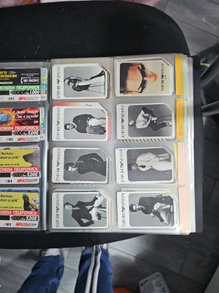 Album di schede telefoniche vintage e altre estere