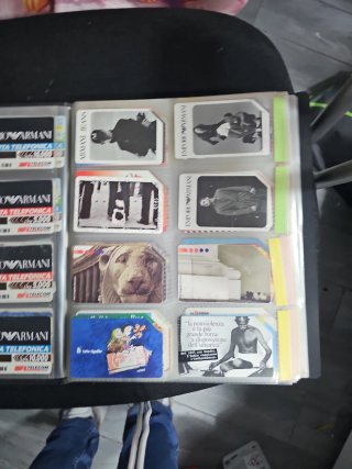 Album di schede telefoniche vintage e altre estere
