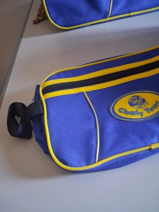 Conjunto de viaje: bolsa y 2 neceseres