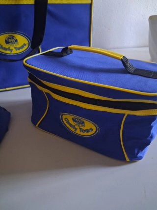 Conjunto de viaje: bolsa y 2 neceseres
