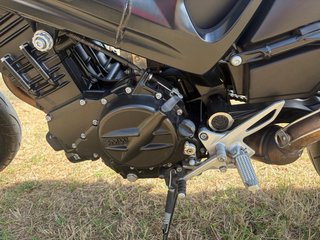 BMW F800R Naked Blanca y Negra