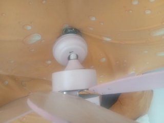 Ventilador rosa con luz