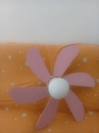 Ventilador rosa con luz