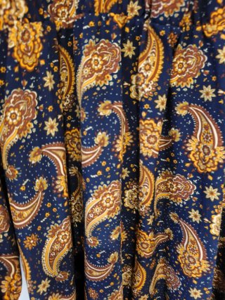 Vestido largo estampado paisley.