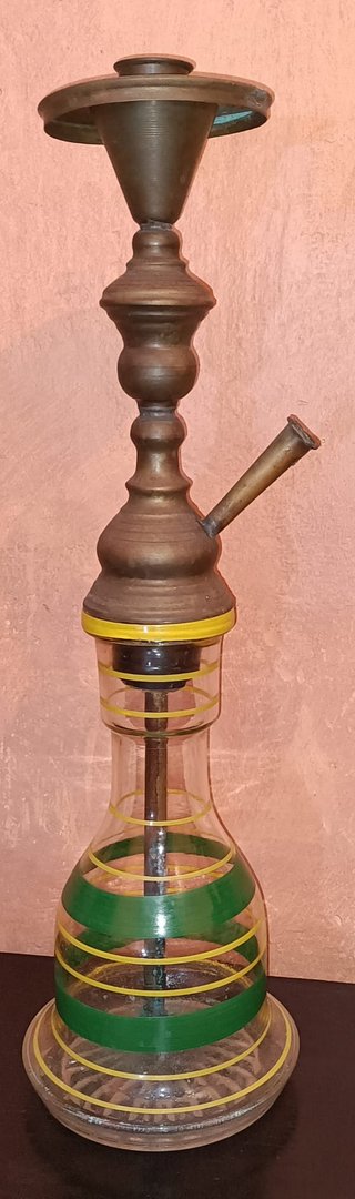 2 arguilas -una con accesorios