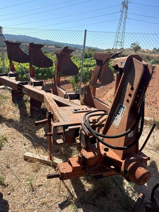 Arado cuatrisurco