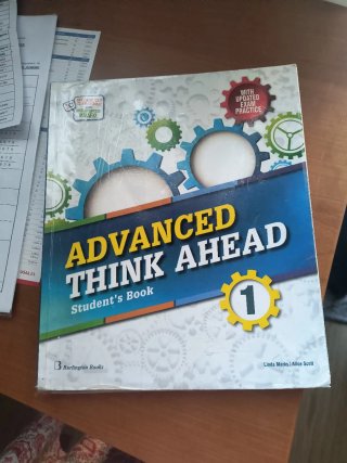 Libro de inglés 1ESO Advsnced think ahead. Student