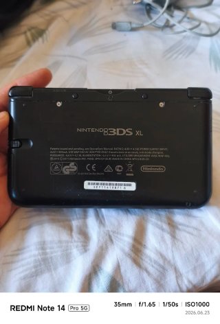 Nintendo 3DS XL Negra con Cargador y Lápiz