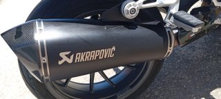 BMW R1200R 2018 Negra y Dorada