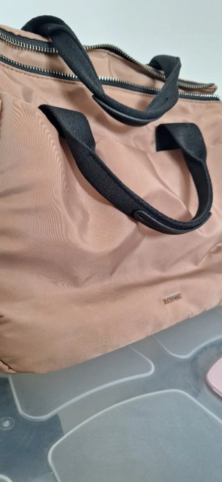 Bolso de hombro marrón