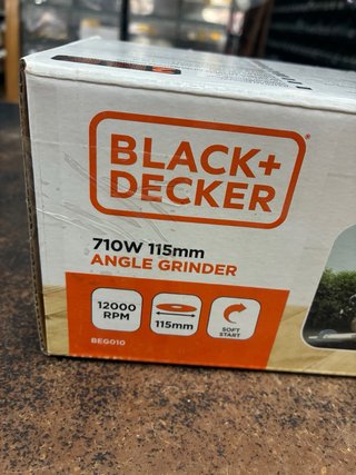 Smerigliatrice Angolare Black+Decker 710W