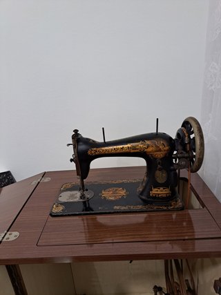 Máquina de coser Singer antigua