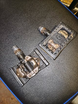 Pedales Automáticos Shimano PD-M520 SPD...