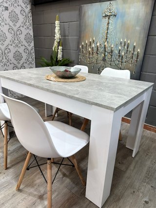 Mesa 140cm y 4 Sillas Blancas