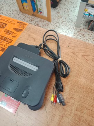 CONSOLA NINTENDO 64 CON MANDO Y CABLES