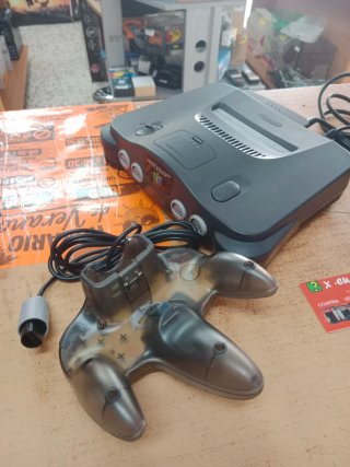CONSOLA NINTENDO 64 CON MANDO Y CABLES
