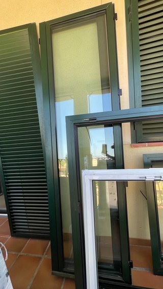 Ventanas y puertas de aluminio