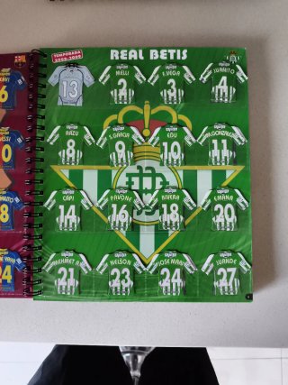EQUIPO COMPLETO MEGA FUTBOL MAGNETS BETIS