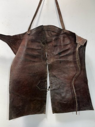Antiguos Zajones de Cuero Artesanales