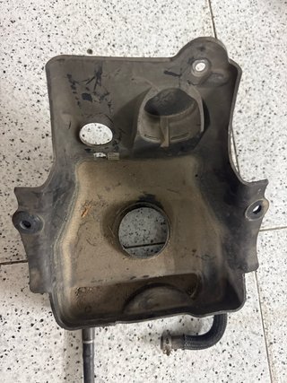 Cubierta Depósito Gasolina Suzuki Burgman 400