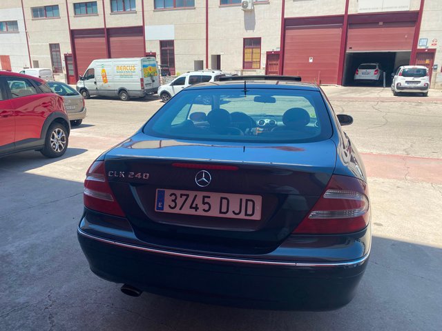 Mercedes-Benz  CLK 2002