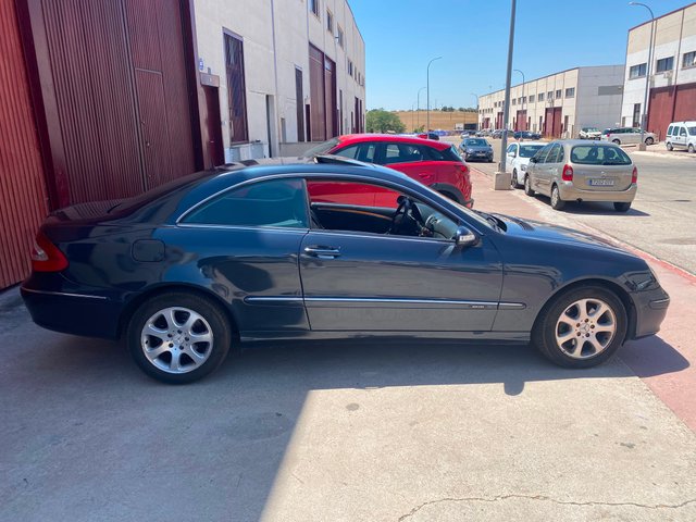 Mercedes-Benz  CLK 2002