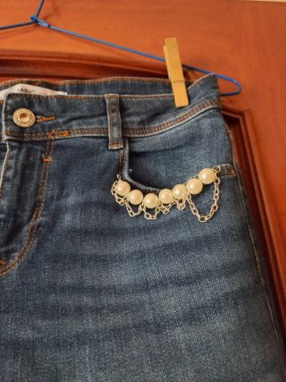 Pantalones vaqueros Zara con perlas