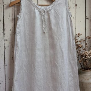 Camisón vintage  puro lino blanco roto festoneado