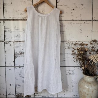 Camisón vintage  puro lino blanco roto festoneado