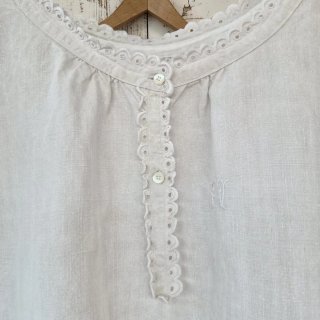 Camisón vintage  puro lino blanco roto festoneado