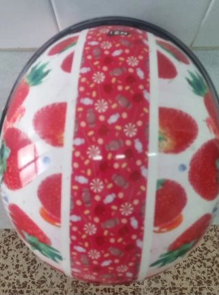 Casco infantil fresas talla S