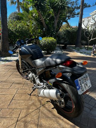 Ducati Naked Negra