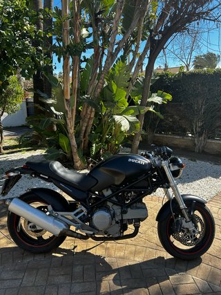 Ducati Naked Negra