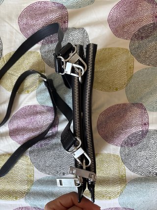 Bolso negro efecto piel cocodrilo ZARA