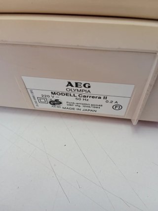 Máquina de escribir electrónica AEG Olympia Carrer
