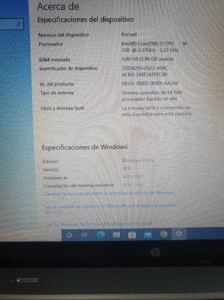 Ordenador portátil HP gris y negro.