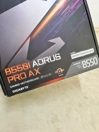 GIGABYTE B550I AORUS PRO AX Placa Base