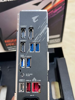 GIGABYTE B550I AORUS PRO AX Placa Base